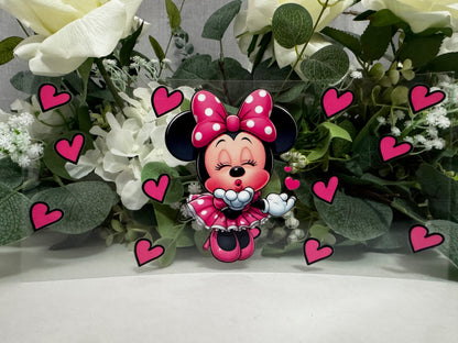 Minnie Kisses